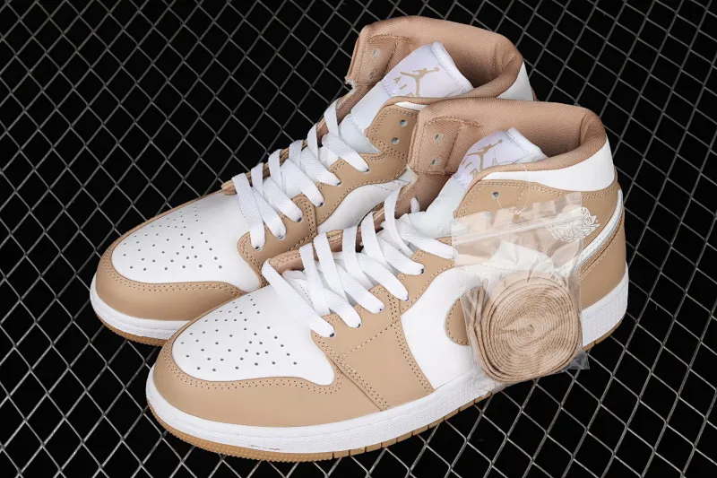 All categories Air Jordan Jordan series basketball shoes Air Jordan 1 Mid Air Jordan 1 Mid AJ1 Joe 1 Ephedra Mid-top cultural basketball shoes 554724-271